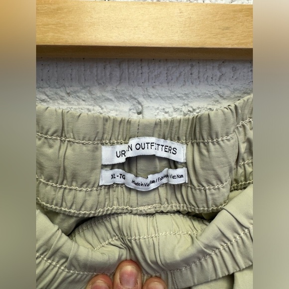 Urban Outfitters BDG Cargo Baggy Pants Beige Parachute Drawstrings XL - Picture 6 of 9